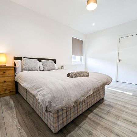 Cozy Central Apartments - With Private Kitchens & Bathrooms Portsmouth Exterior foto