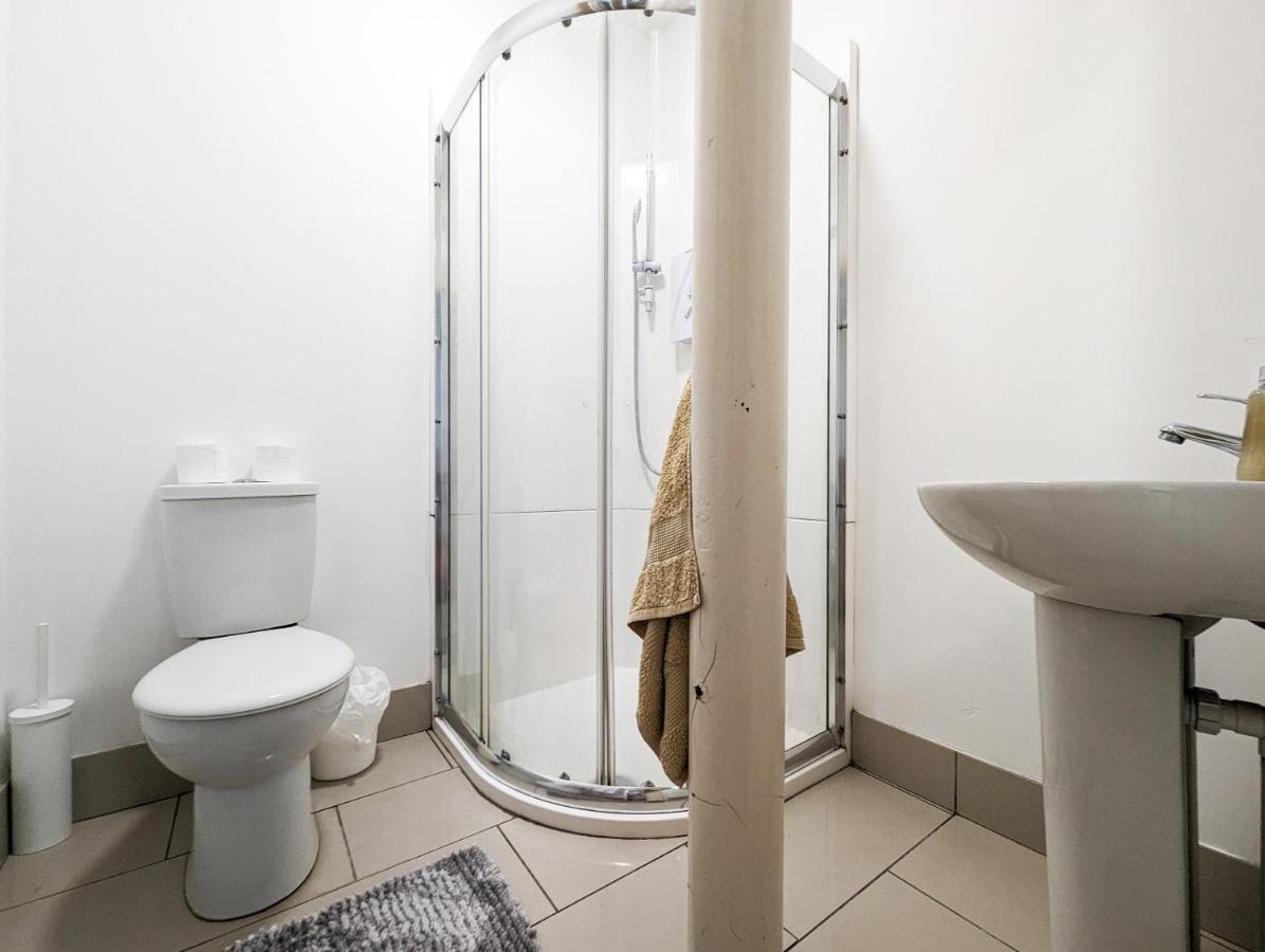 Cozy Central Apartments - With Private Kitchens & Bathrooms Portsmouth Exterior foto