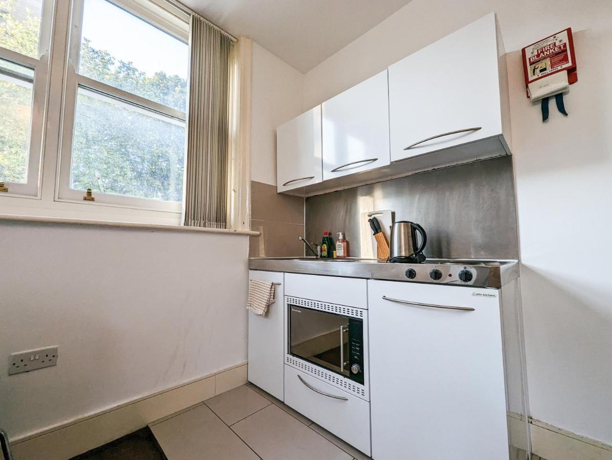Cozy Central Apartments - With Private Kitchens & Bathrooms Portsmouth Exterior foto